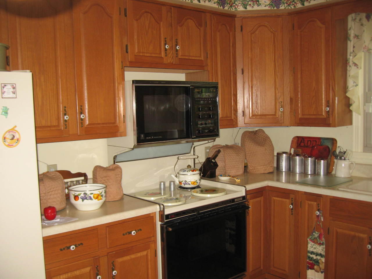 3528 Grandin Road Southwest Roanoke, VA 24018 - Photo 3 of 22 Kitchen