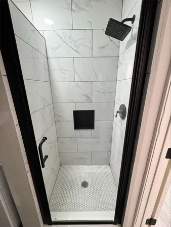$2,450 | 1004 East Red Cedar Circle, The Woodlands, TX 77380