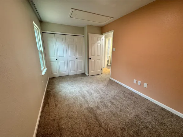 $2,450 | 1004 East Red Cedar Circle, The Woodlands, TX 77380