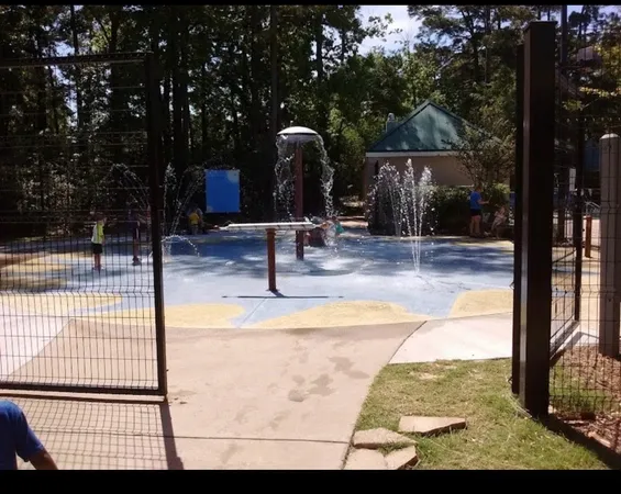 $2,450 | 1004 East Red Cedar Circle, The Woodlands, TX 77380