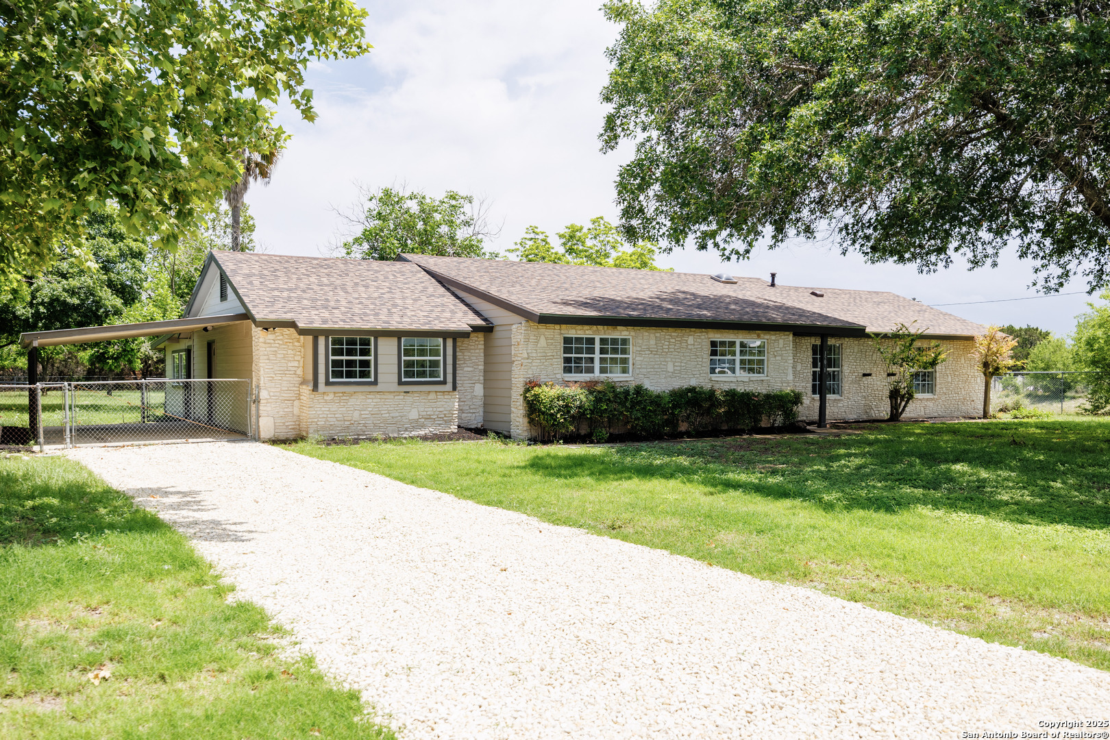 15031 Geronimo Loop San Antonio, TX 78254 - Photo 2 of 47