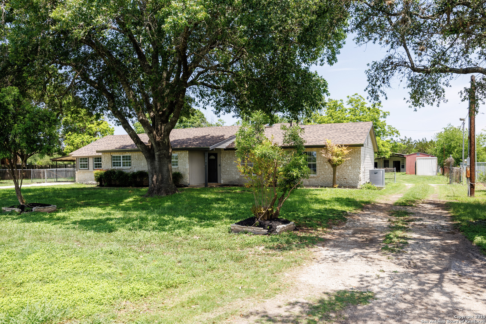 15031 Geronimo Loop San Antonio, TX 78254 - Photo 3 of 47