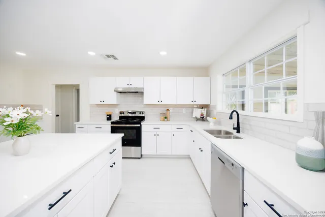 $449,700 | 15031 Geronimo Loop, San Antonio, TX 78254