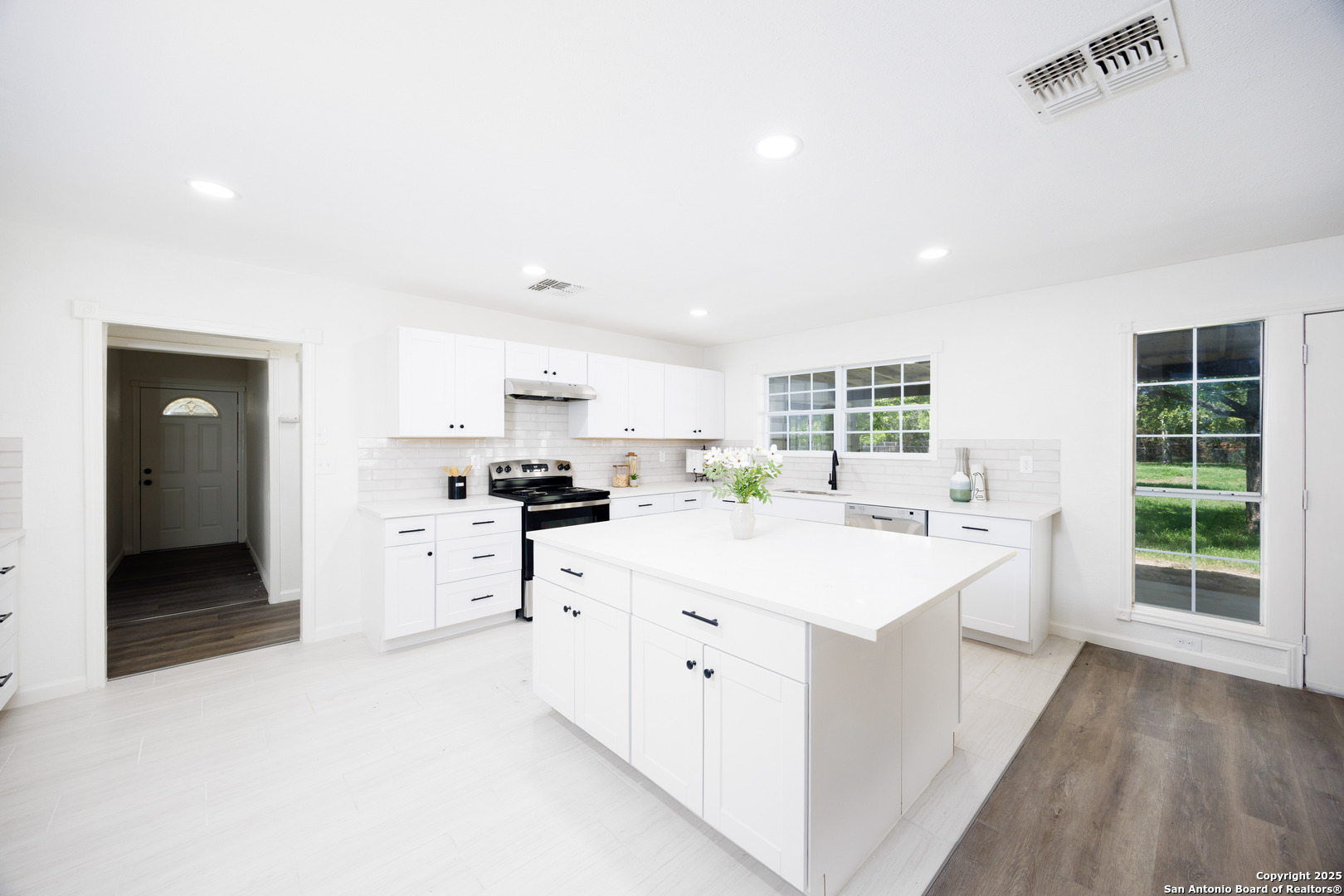 15031 Geronimo Loop San Antonio, TX 78254 - Photo 32 of 47