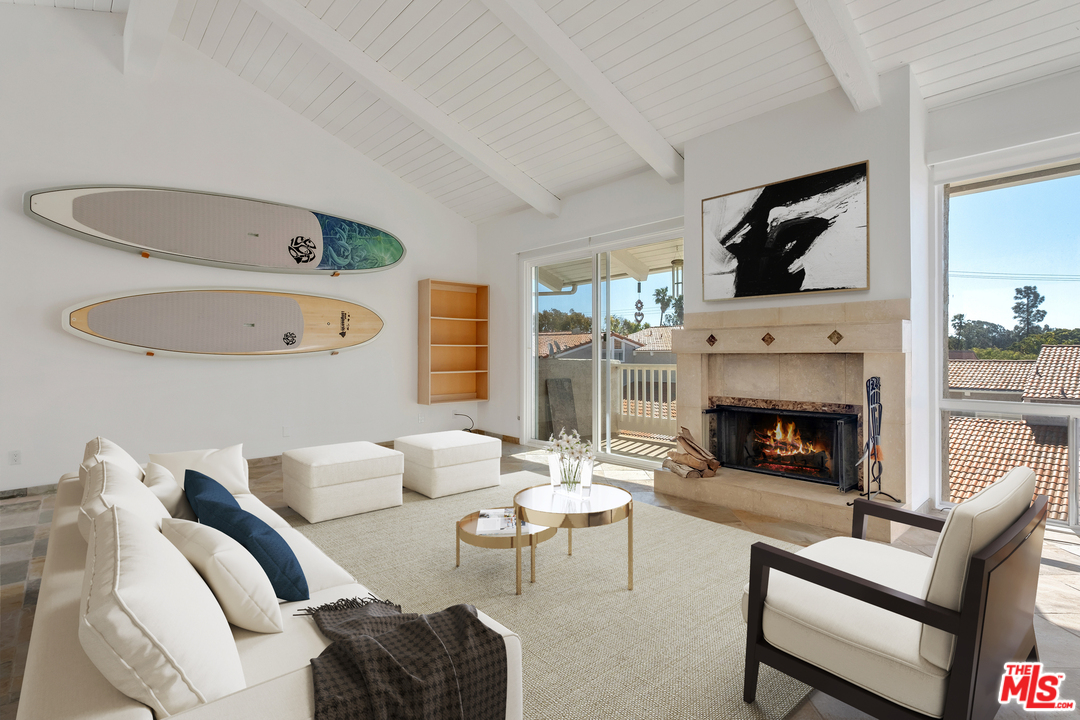 28386 Rey De Copas Lane Malibu, CA 90265 - Photo 3 of 15