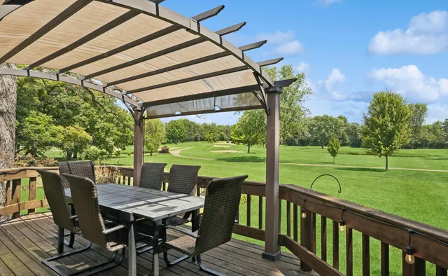 $535,900 | N6316 Oak Court, Lafayette, WI 53121