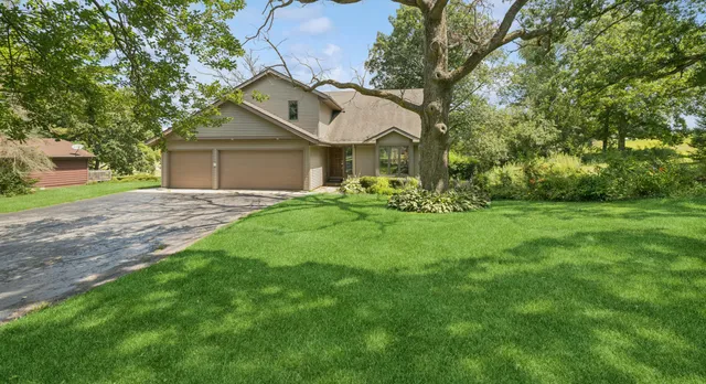 $535,900 | N6316 Oak Court, Lafayette, WI 53121