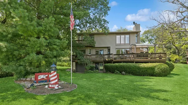 $535,900 | N6316 Oak Court, Lafayette, WI 53121