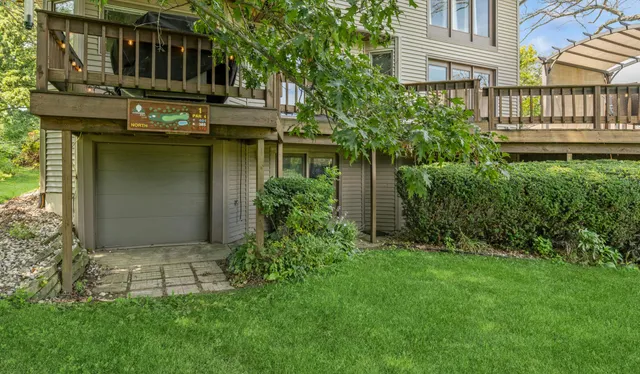 $535,900 | N6316 Oak Court, Lafayette, WI 53121