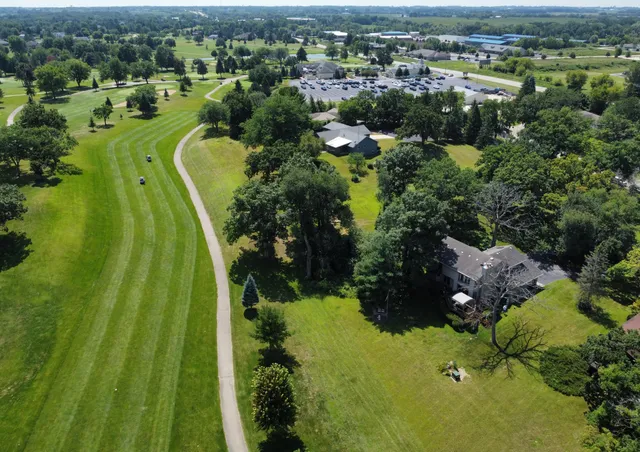 $535,900 | N6316 Oak Court, Lafayette, WI 53121