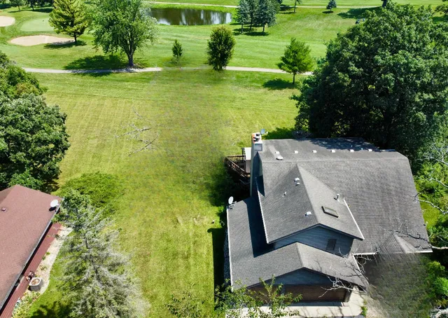 $535,900 | N6316 Oak Court, Lafayette, WI 53121