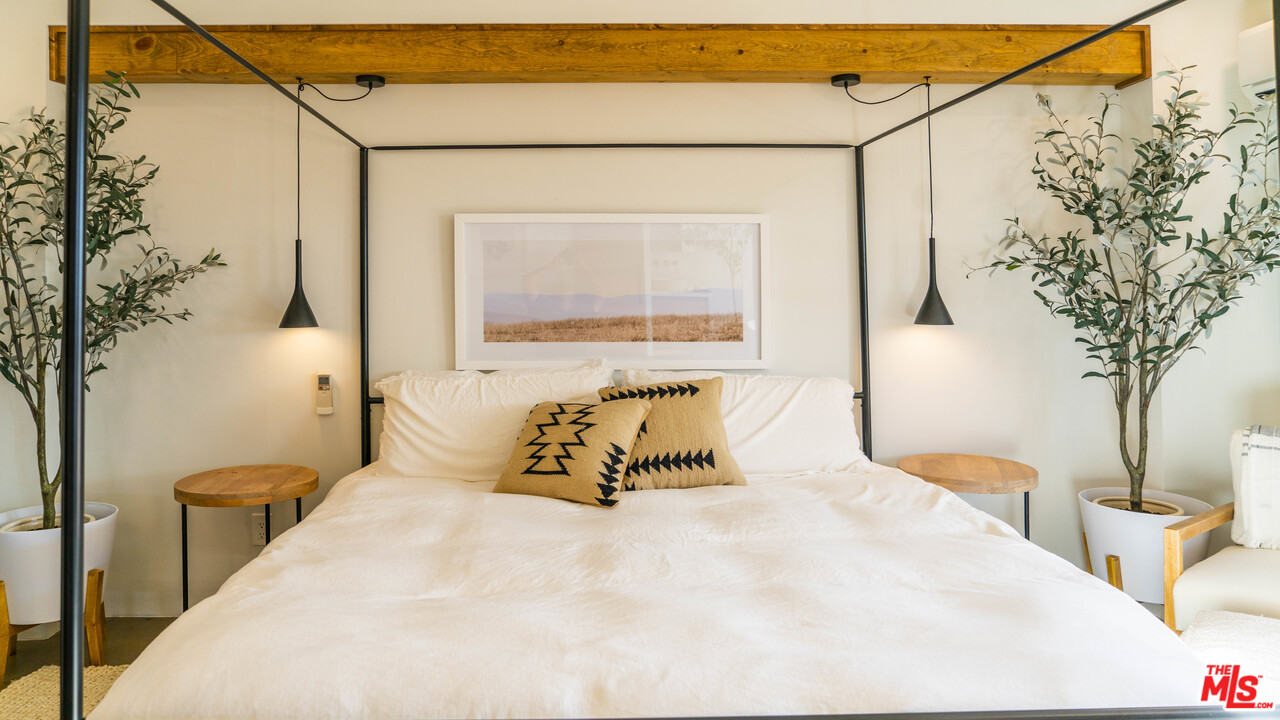 636 Valencia Drive Landers, CA 92285 - Photo 21 of 52