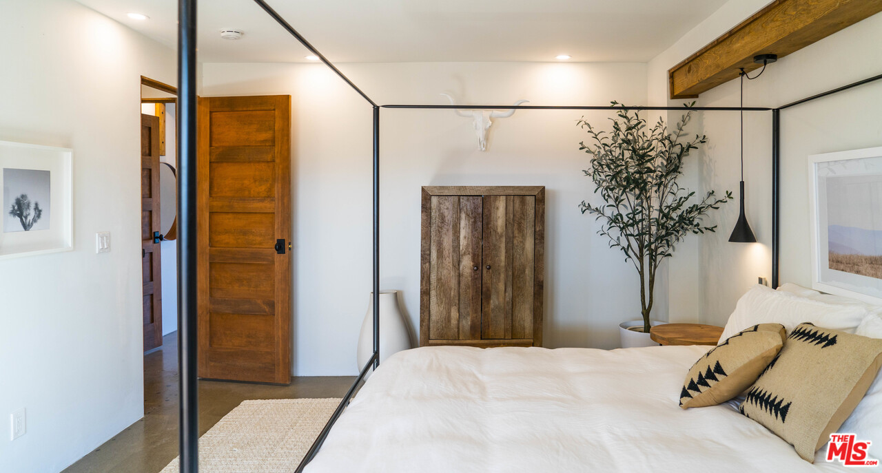 636 Valencia Drive Landers, CA 92285 - Photo 22 of 52