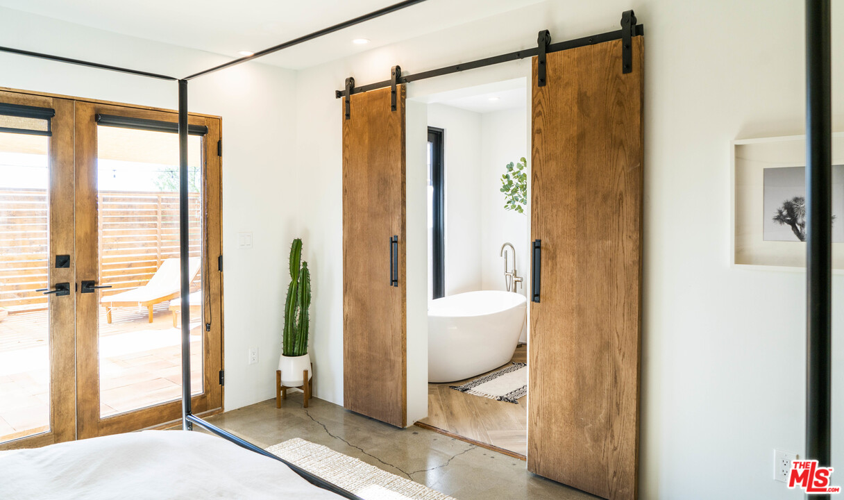 636 Valencia Drive Landers, CA 92285 - Photo 24 of 52