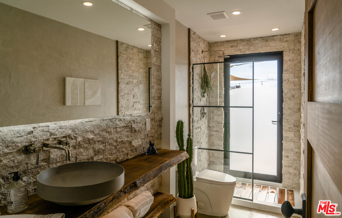 636 Valencia Drive Landers, CA 92285 - Photo 37 of 52