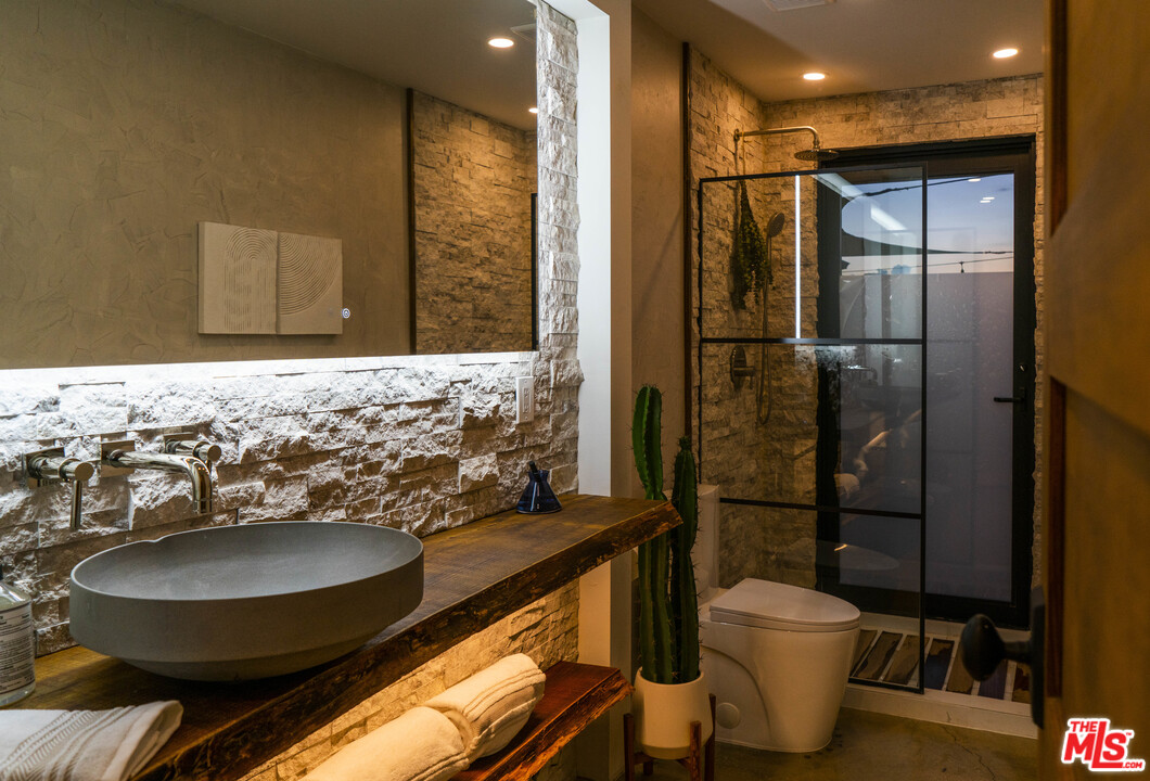 636 Valencia Drive Landers, CA 92285 - Photo 39 of 52