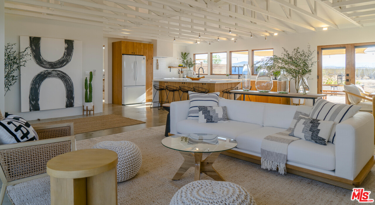 636 Valencia Drive Landers, CA 92285 - Photo 6 of 52