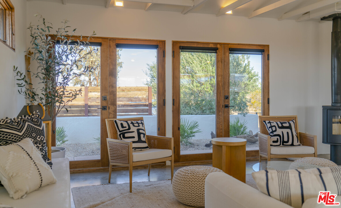 636 Valencia Drive Landers, CA 92285 - Photo 10 of 52