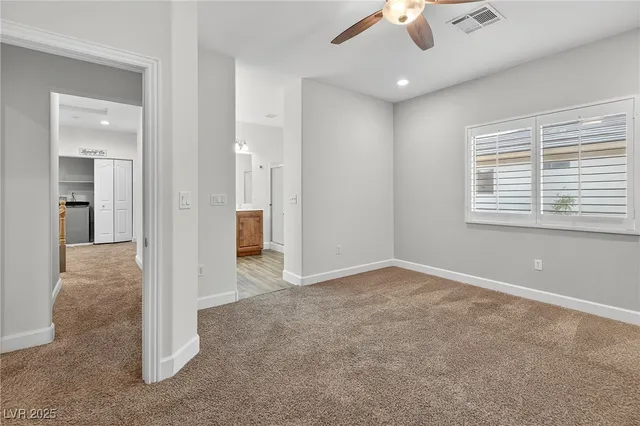 $2,100 | 133 Coronation Avenue, Las Vegas, NV 89123