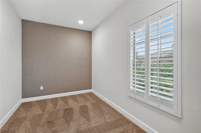 $2,100 | 133 Coronation Avenue, Las Vegas, NV 89123