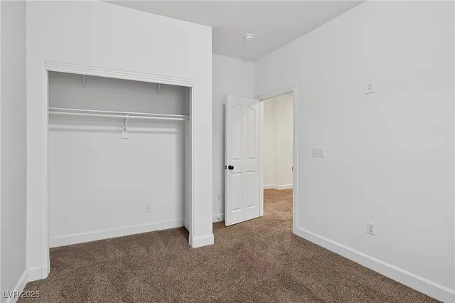 $2,100 | 133 Coronation Avenue, Las Vegas, NV 89123