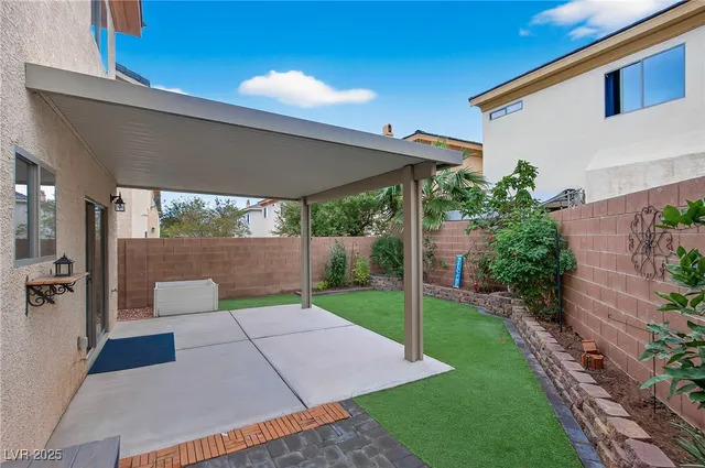 $2,100 | 133 Coronation Avenue, Las Vegas, NV 89123