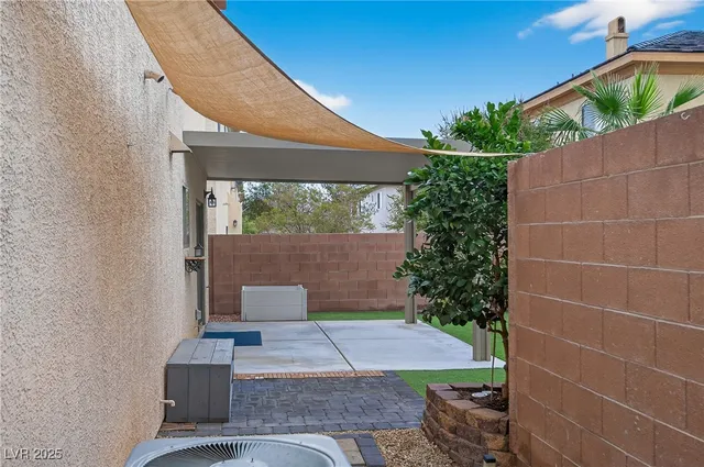 $2,100 | 133 Coronation Avenue, Las Vegas, NV 89123