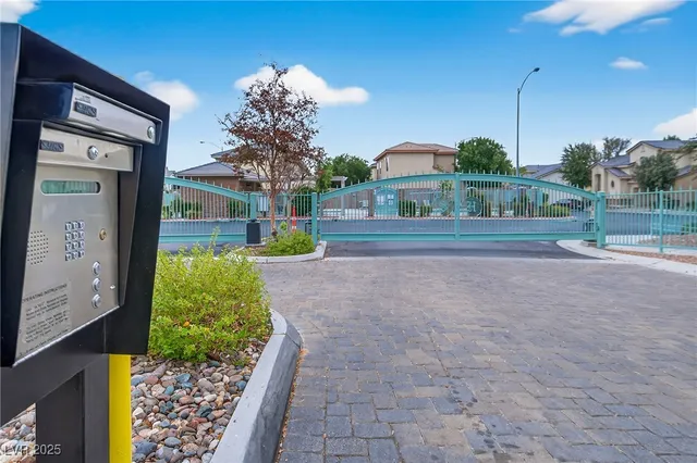 $2,100 | 133 Coronation Avenue, Las Vegas, NV 89123