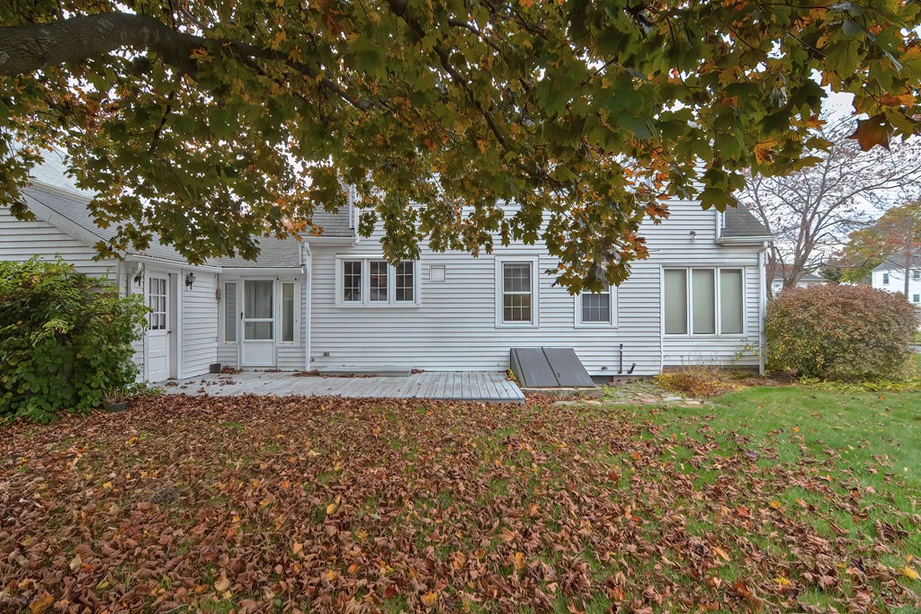 8 Florence Street Milford, MA 01757 - Photo 4 of 30
