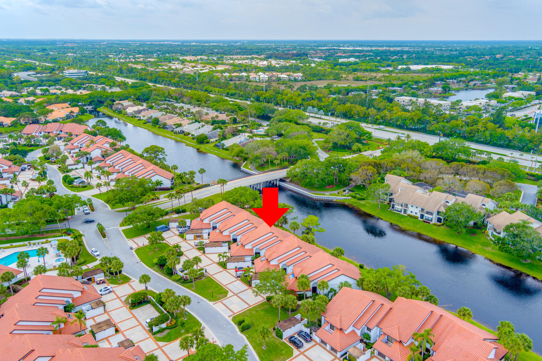 16623 Traders Crossing North, Unit 131 Jupiter, FL 33477 - Photo 38 of 42 view of city and mountain
