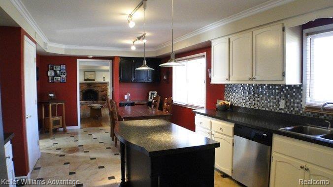 2330 Chalet Drive Rochester, MI 48309 - Photo 4 of 25 Kitchen & Dining.jpg