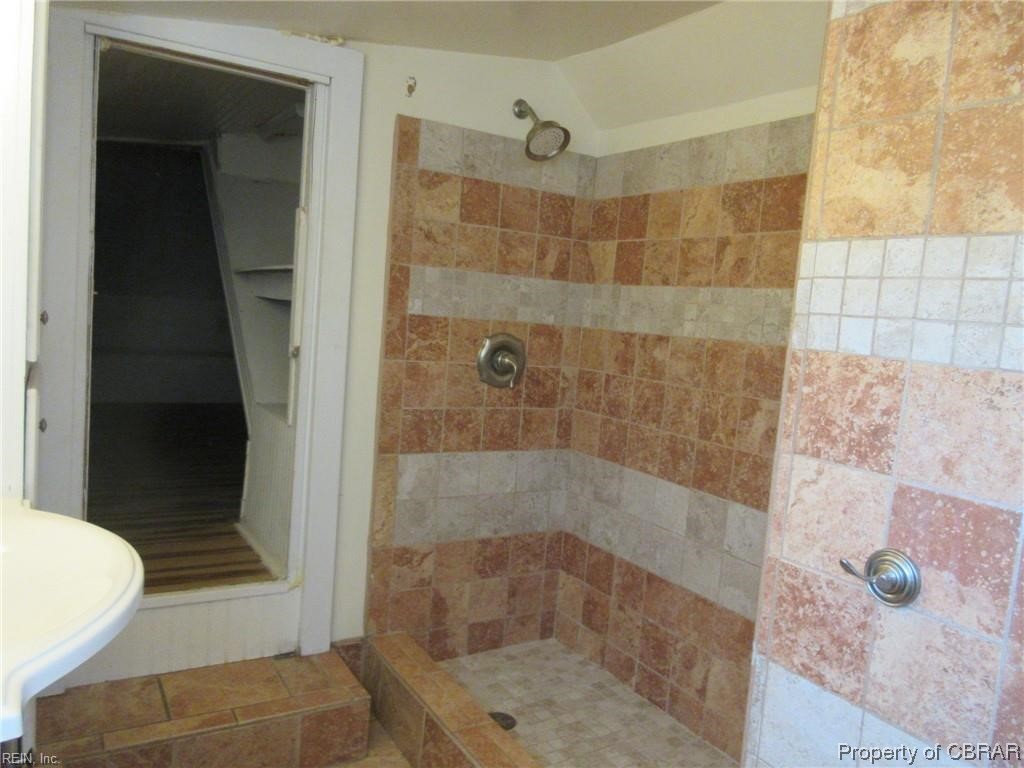 8007 Belroi Road Gloucester, VA 23061 - Photo 7 of 9