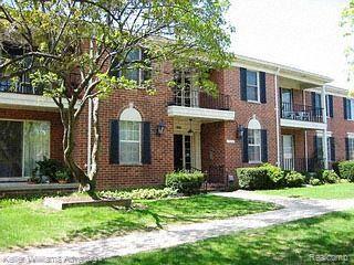 29636 Middlebelt Road, Unit 1602 Farmington, MI 48334 - Photo 1 of 1 Warm Entrance