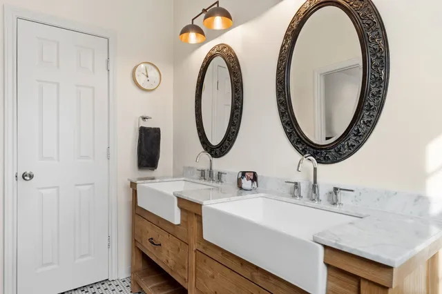 $850,000 | 2931 East Martin Luther King Jr Boulevard, Austin, TX 78702