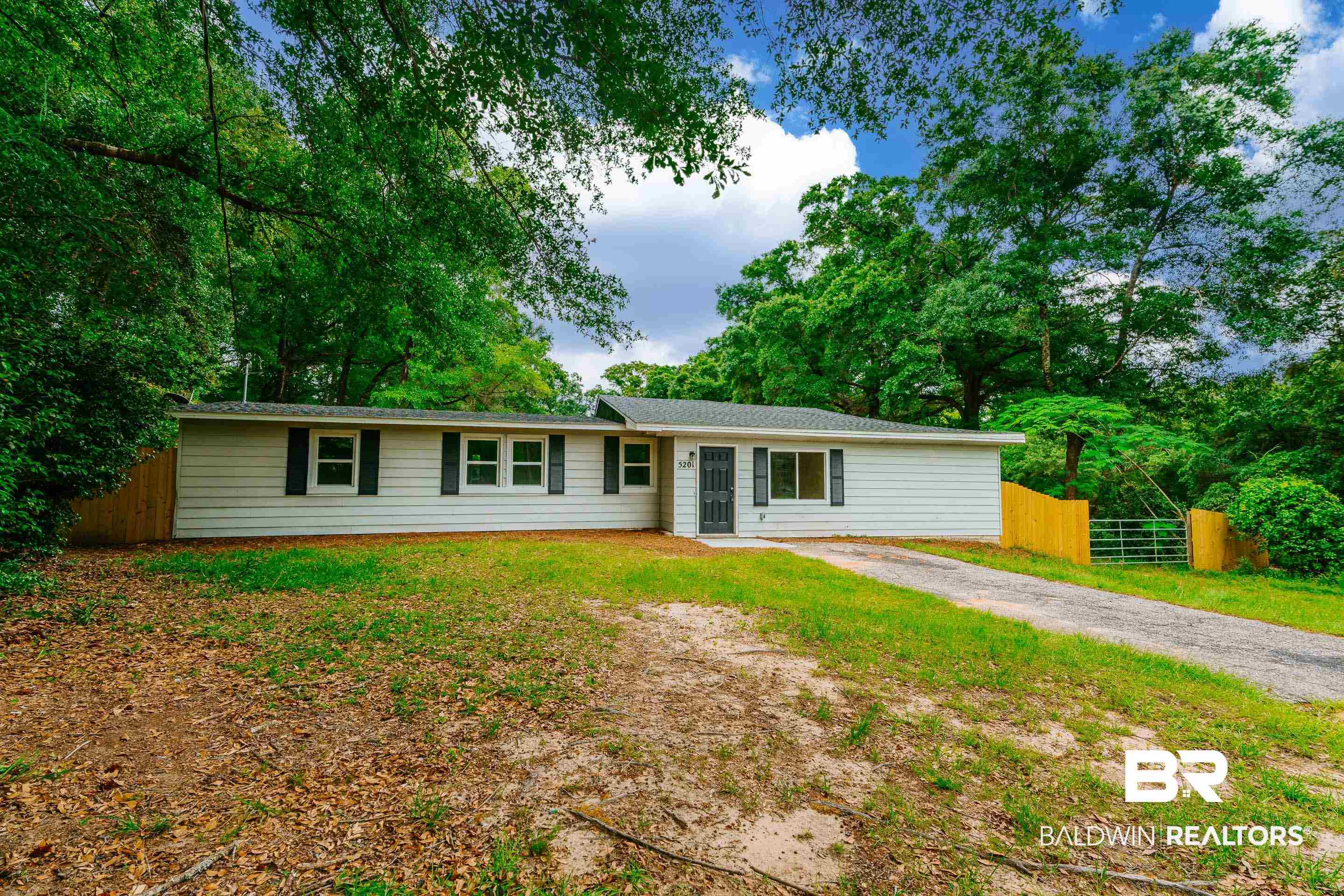 5201 Almeda Court Mobile, AL 36693 - Photo 1 of 25