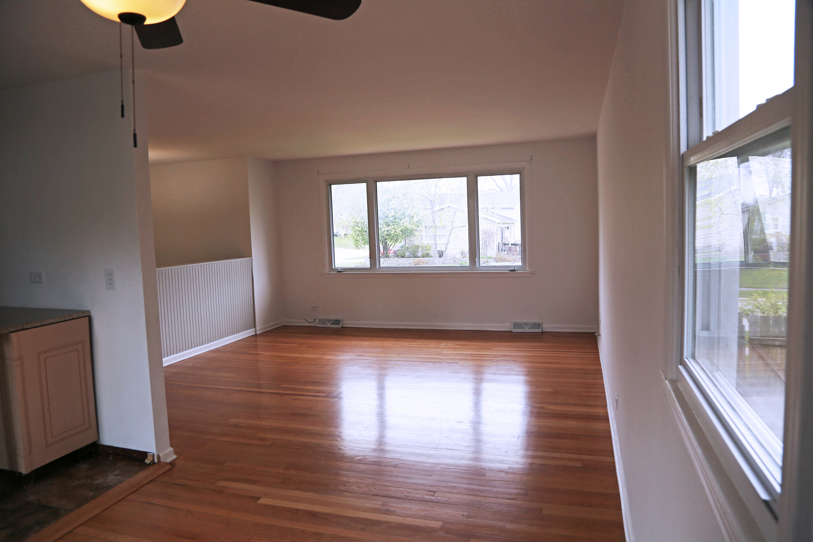 8833 Beechnut Road Hickory Hills, IL 60457 - Photo 3 of 6 Gallery Image 3