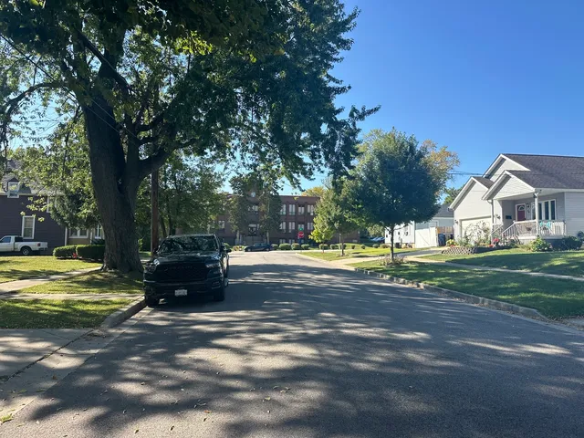 $204,900 | 23 South Worth Avenue, Elgin, IL 60123