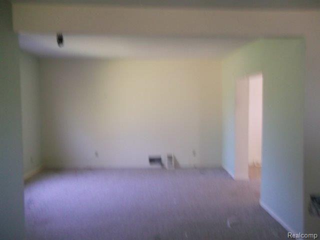 18251 Hickory Ridge Road Fenton, MI 48430 - Photo 6 of 10 DSCF8026.jpg