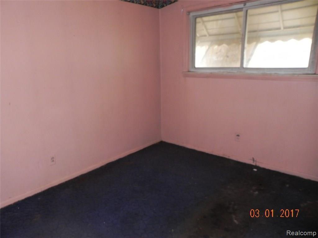 2159 Spring Hill Avenue Inkster, MI 48141 - Photo 7 of 9 DSCN0651.JPG