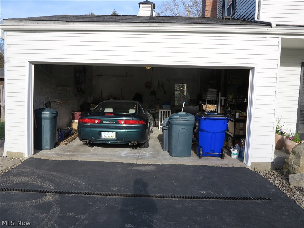 5710 Caranor Road Kent, OH 44240 - Photo 31 of 35 Attached 2-car garage.