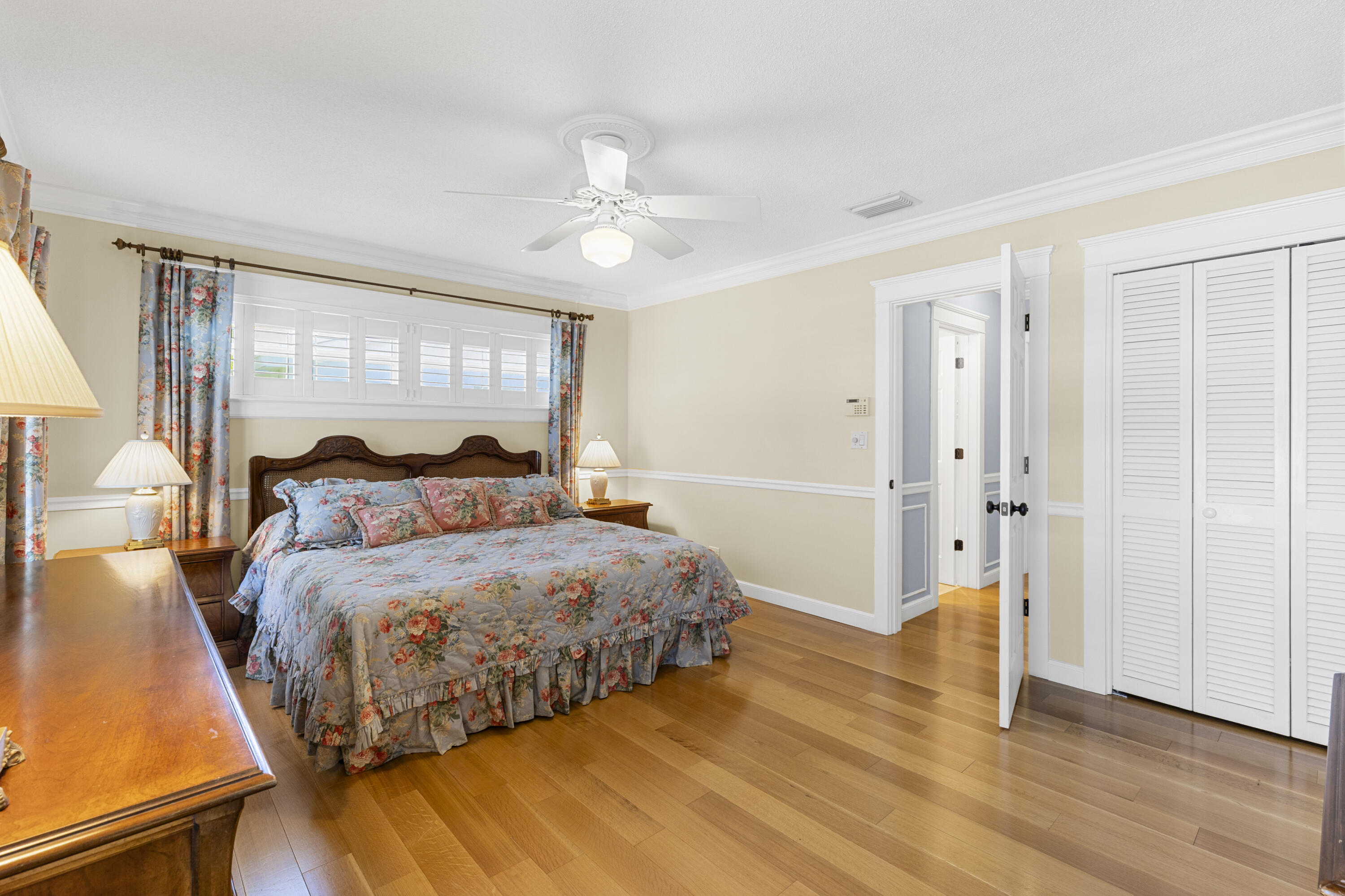7501 Plantation Road Plantation, FL 33317 - Photo 18 of 57 a bedroom with double bed and a window