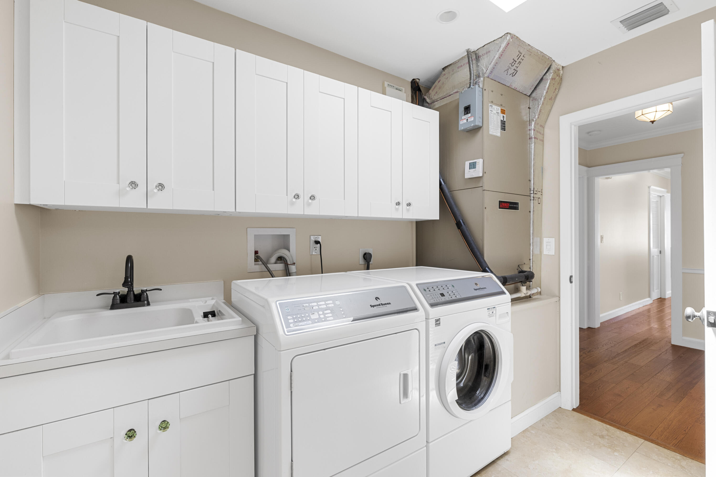 7501 Plantation Road Plantation, FL 33317 - Photo 40 of 57 a utility room with dryer and washer