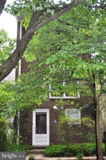 1606 Wainwright Drive Reston, VA 20190 - Photo 2 of 15 Exterior #2