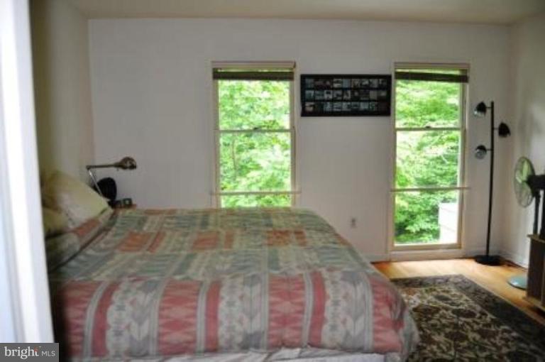 1606 Wainwright Drive Reston, VA 20190 - Photo 12 of 15 Bedroom #1