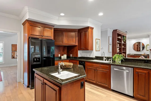 $1,795,000 | 5 Latham Lane, Sacramento, CA 95864