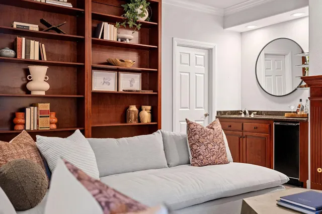 $1,795,000 | 5 Latham Lane, Sacramento, CA 95864