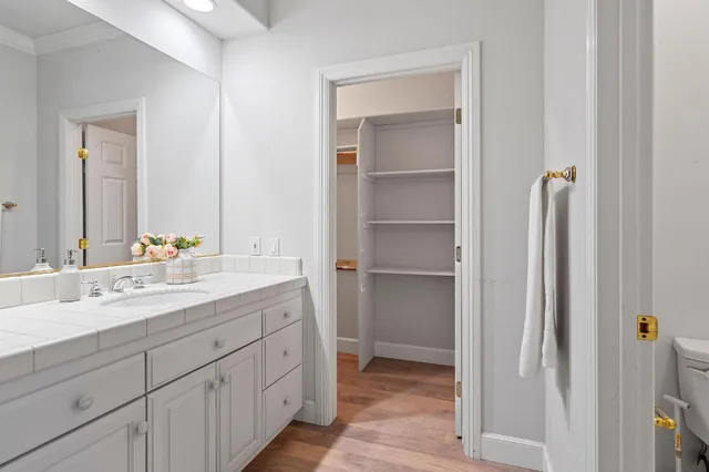 $1,795,000 | 5 Latham Lane, Sacramento, CA 95864