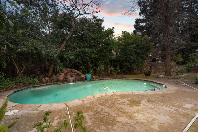 $1,795,000 | 5 Latham Lane, Sacramento, CA 95864