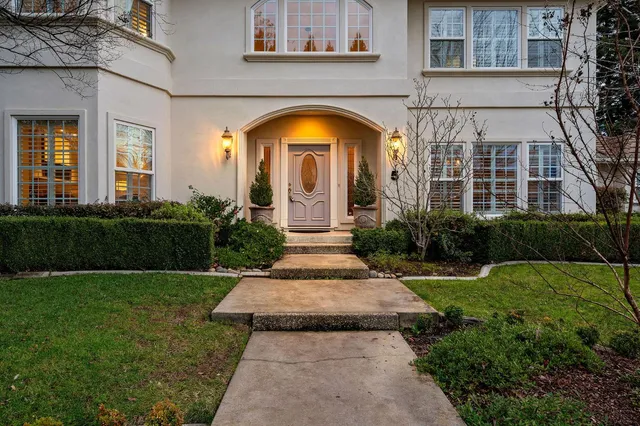 $1,795,000 | 5 Latham Lane, Sacramento, CA 95864