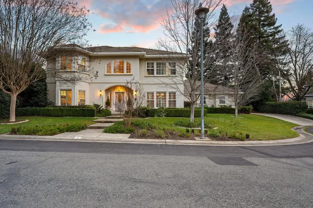 $1,795,000 | 5 Latham Lane, Sacramento, CA 95864